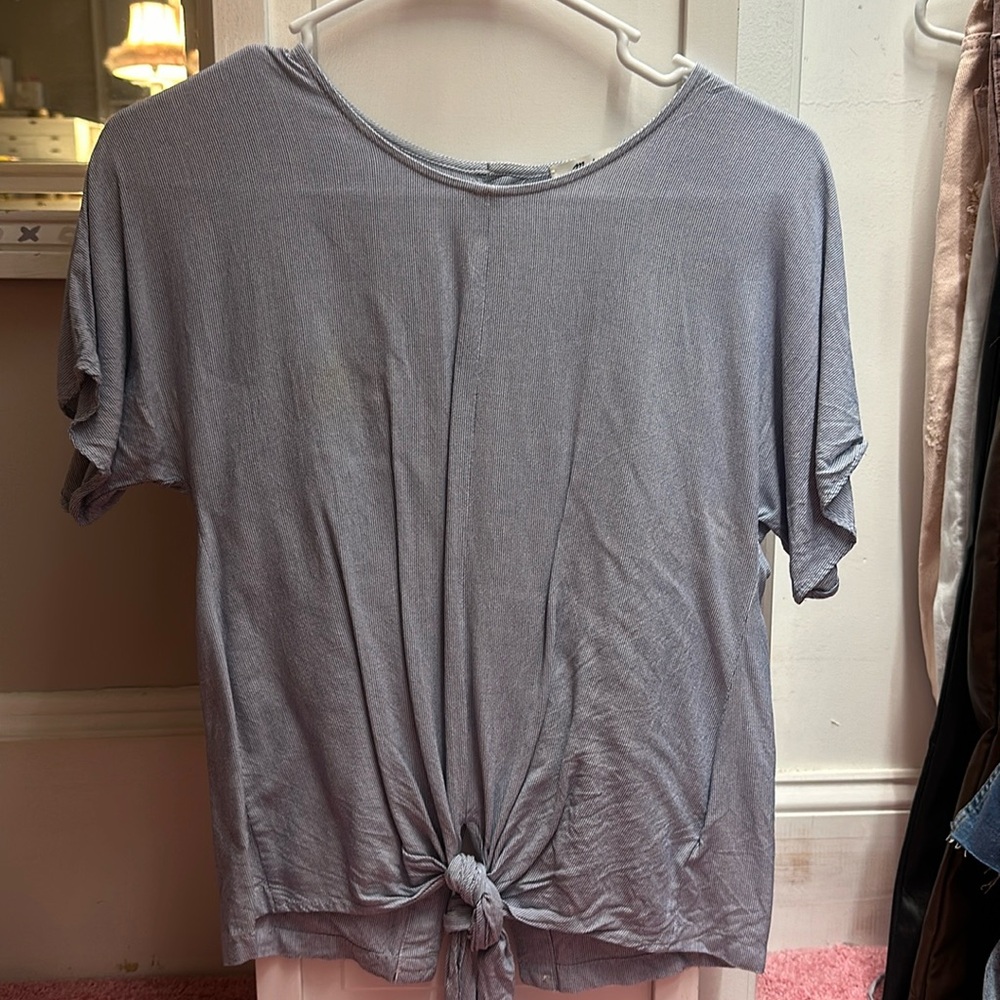 Madewell Tie Front, Button-up back shirt in light blue and white pinstripes